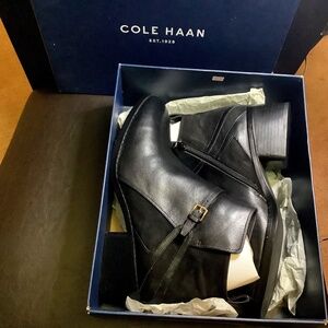 Brand new never worn just in time for the fall/ winter season